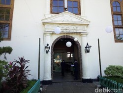 Merawat Gereja Tertua Indonesia di Jakarta