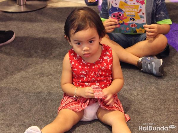 Lucu Nih, Ekspresi Anak-anak Saat Ketemu Pinkfong dan Baby Shark