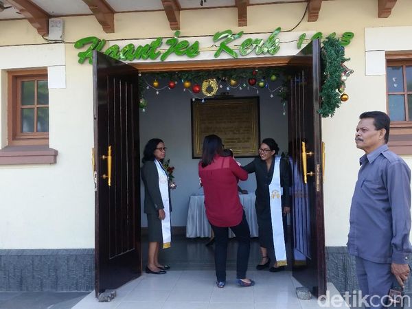Foto: Ibadah Natal di Gereja Ayam yang Dibangun 100 Tahun Lalu