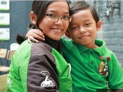 Cerita Single Mom Driver Go-Jek, Ditimpuki Sampai Jumpa Selebriti