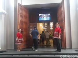 Misa Natal di Kota Bandung Berlangsung Khusyuk