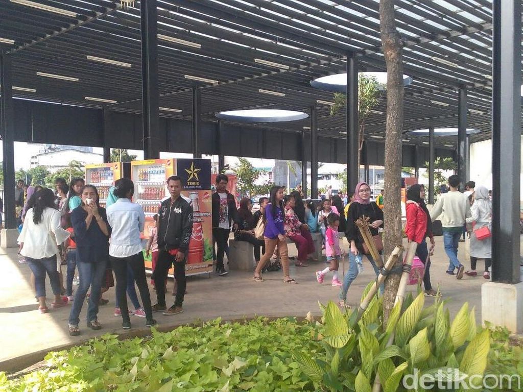 Libur Natal, RPTRA Kalijodo Ramai Dikunjungi Warga Libur Natal, RPTRA Kalijodo Ramai Dikunjungi Warga