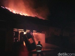 Sebuah Ruko di Pasar Suronegaran Purworejo Ludes Terbakar
