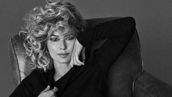 Cantik dan Enerjik Shania Twain di Usia 52 Tahun