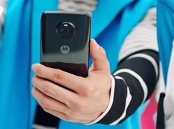 Android One Moto X4 Dapat Oreo, Mi A1 Kapan?