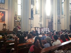 Misa Natal di Gereja Katedral Berjalan Lancar dan Khidmat