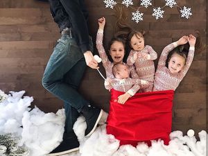 Mau Coba Foto Bareng si Kecil dengan Tema Natal Seperti Ini?