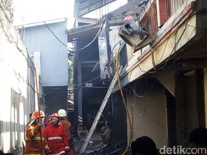 Sudah Padam, Ini Penampakan Pabrik Tahu di Cengkareng yang Terbakar Sudah Padam, Ini Penampakan Pabrik Tahu di Cengkareng yang Terbakar
