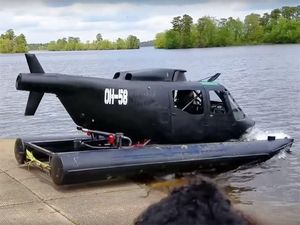 Helikopter Zaman Perang Jadi Mobil Amfibi