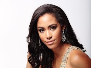 Bagai Pinang Dibelah 2, Model Ini Menang Kontes Mirip Meghan Markle