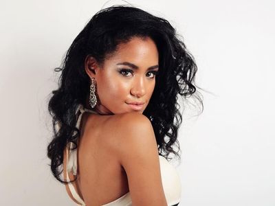 Foto: Lukwesa Morin, Model 25 Tahun Kembaran Meghan Markle