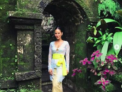 Ayu Tenan! Tara Basro dengan Kebaya Bali