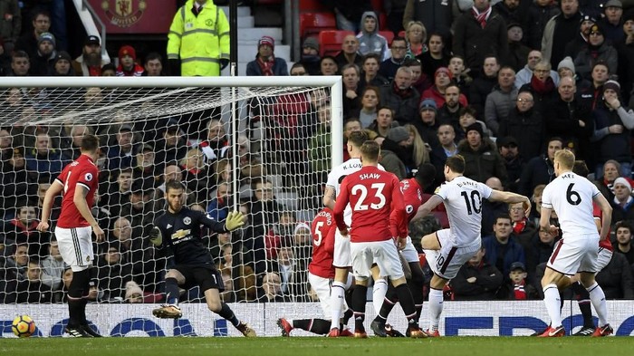 MU Sementara Tertinggal 0-2 dari Burnley