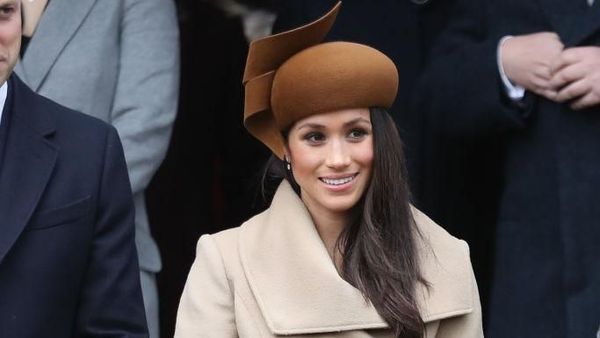 Foto: Gaya Rp 129 Juta Meghan Markle Rayakan Natal Bersama Ratu Elizabeth