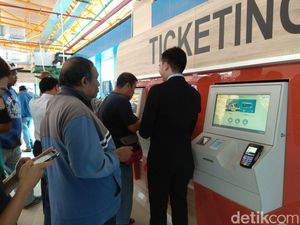 Bukan Penumpang Pesawat, Ada Warga Cuma Penasaran Naik Kereta Bandara