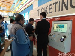 Bukan Penumpang Pesawat, Ada Warga Cuma Penasaran Naik Kereta Bandara