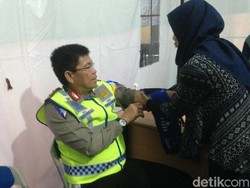 Tinjau Arus Balik, Kakorlantas Cek Kesehatan di Posko Cileunyi