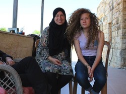 Gadis Palestina Ini akan Diadili Gara-gara Tampar Tentara Israel