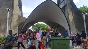 Foto: Lalin RM Harsono Macet, tapi Ragunan Masih Lengang