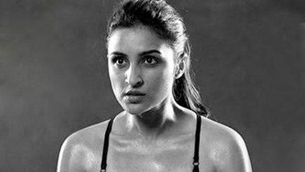 Foto: Sederet Aktris Top Bollywood dengan Perut Sixpack