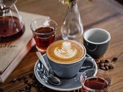 Apa Benar Sering Minum Kopi Sebabkan Tubuh Dehidrasi?