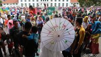 Foto: Serunya Warga DKI Liburan di Kota Tua