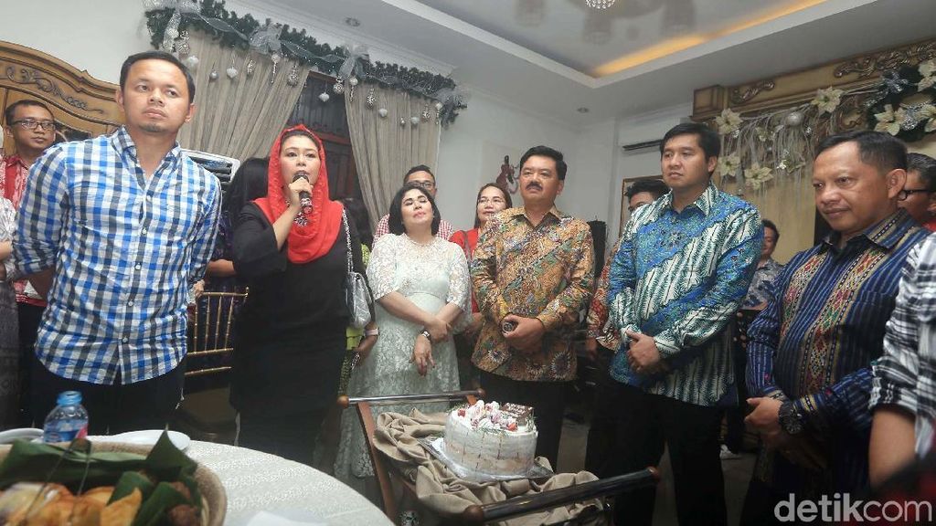 Kebersamaan Kapolri dan Panglima TNI Hadiri Perayaan Natal Kebersamaan Kapolri dan Panglima TNI Hadiri Perayaan Natal