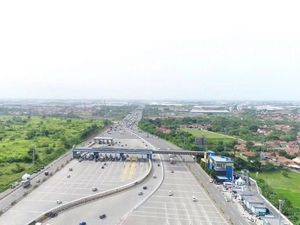 31 Ribu Kendaraan Diprediksi Masuk Jakarta Lewat GT Cikarut Malam Ini 31 Ribu Kendaraan Diprediksi Masuk Jakarta Lewat GT Cikarut Malam Ini