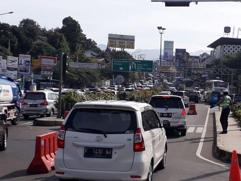 Atasi Macet Puncak, Pemkab Bogor Minta Pusat Bangun Jalur Sentul-Taman Bunga Atasi Macet Puncak, Pemkab Bogor Minta Pusat Bangun Jalur Sentul-Taman Bunga