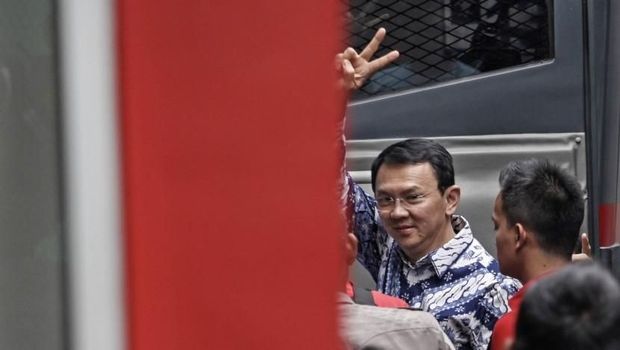 Ahok usai sidang vonis /