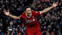 Trent Alexander-Arnold, 20 tahun, bek, Inggris, Liverpool. Alexander-Arnold sudah dapat kepercayaan dari Juergen Klopp sejak musim lalu. Musim ini, ia masih jadi andalan di bek kanan. Foto: REUTERS/Phil Noble