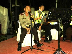 Asyiknya Ngejam di Pos Polisi Tugu Adipura Kota Sukabumi