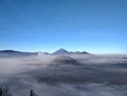 Kala Bromo Berselimut Kabut
