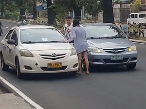 Duh! Wanita Ini Tega Tampar Sopir Taksi yang Lebih Tua Darinya Duh! Wanita Ini Tega Tampar Sopir Taksi yang Lebih Tua Darinya