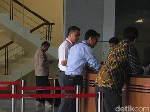 Anggota DPR Fayakhun Andriadi Datangi KPK Anggota DPR Fayakhun Andriadi Datangi KPK