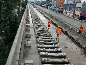 Proyek Layang Disetop Sementara, LRT Jakarta Diperkirakan Molor