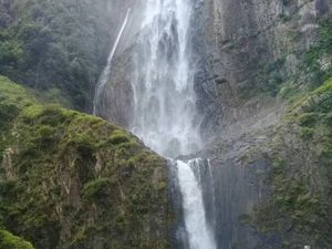 Ini Air Terjun Tertinggi yang Bersumber dari Danau Toba Ini Air Terjun Tertinggi yang Bersumber dari Danau Toba