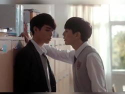 Kocak, Aksi 2 Pria Thailand Bintangi Iklan Lip Balm yang Jadi Viral