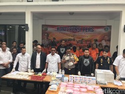 Polisi Gagalkan Peredaran 20 Ribu Pil Ekstasi untuk Pesta Tahun Baru