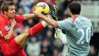 Mascherano jadi Mascerano. Di Inggris, Javier Mascherano pernah berseragam Liverpool pada periode 2007–2010. Di periode inilah ia pernah mengalami salah tulis nama. (Foto: Internet)
