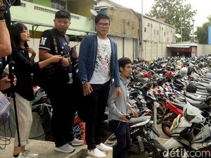 Dekat dengan Pramugari Cantik, Andika Kangen Band: Itu Teman Iseng! Dekat dengan Pramugari Cantik, Andika Kangen Band: Itu Teman Iseng!