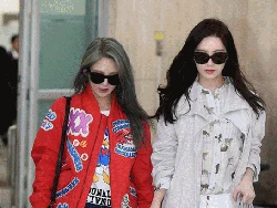 7 Rahasia Artis K-Pop Tetap Gaya Saat Liburan yang Bisa Kamu Contek