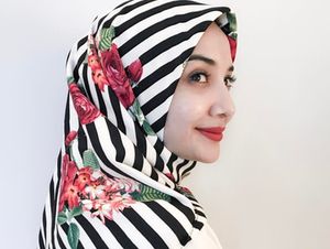 Hijab Scarf Bermotif Menjamur, Akankah Masih Tren di 2018? Hijab Scarf Bermotif Menjamur, Akankah Masih Tren di 2018?