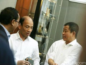 Jonan dan Arcandra Masih Ngantor di Kementerian ESDM Jonan dan Arcandra Masih Ngantor di Kementerian ESDM