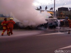 Kebakaran Mobil di Tol JORR Cengkareng, 1 Orang Tewas
