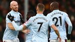 Salah Tulis Nama di Jersey: Beckam, Mascerano, Sampai Arnoutovic