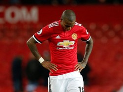 Menyikut Lawan, Ashley Young Dihukum Tiga Laga