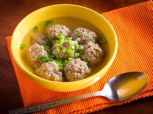 Menu Tahun Baru: Paduan Meatball dalam Sup dan Tumisan Pedas yang Nikmat Menu Tahun Baru: Paduan Meatball dalam Sup dan Tumisan Pedas yang Nikmat