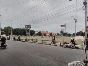 Rambu Dilarang Parkir di Alun-alun Yogya Kini Ditutup Kertas, Lho?