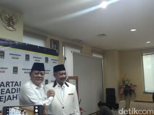 Gerindra-PKS-PAN Resmi Usung Sudrajat-Syaikhu di Pilgub Jabar 2018 Gerindra-PKS-PAN Resmi Usung Sudrajat-Syaikhu di Pilgub Jabar 2018